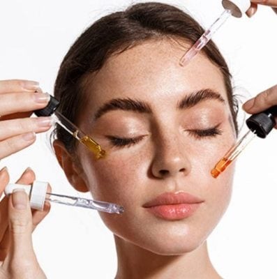 Nồng độ này còn ức chế nhẹ quá trình hình thành melanin, giúp da sáng mịn tự nhiên mà không gây căng rát.