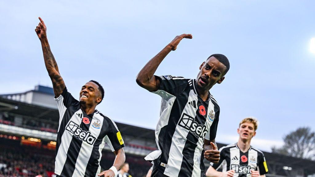 Drama giữa Isak và Newcastle gây ảnh hưởng xấu đến bóng đá