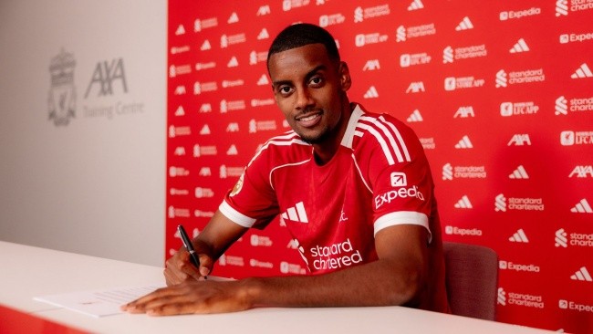 Liverpool chiêu mộ Isak.
