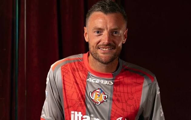 Jamie Vardy đã theo chân nhiều cầu thủ lão làng chuyển đến Serie A.