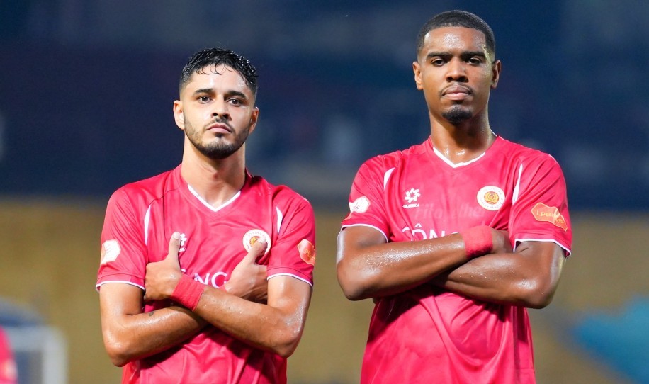 Hai ngôi sao của CAHN, Alan và Leo Artur góp mặt trong top 5 gương mặt dẫn đầu danh sách Vua phá lưới V-League mùa này.