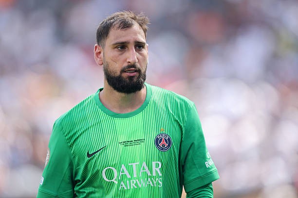 Donnarumma đã chính thức cập bến Man City.