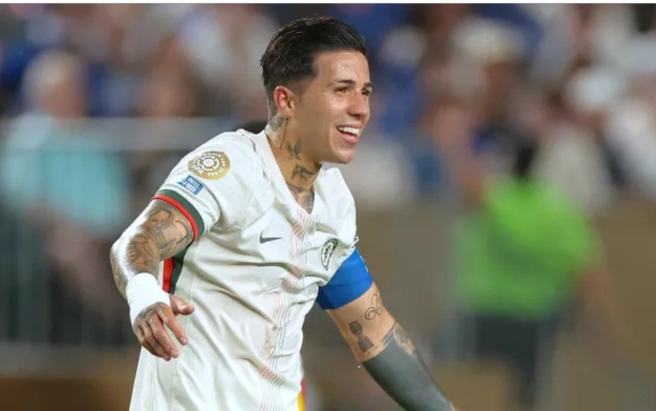 Fernandez mới vô địch World Cup khi Chelsea đưa anh về.