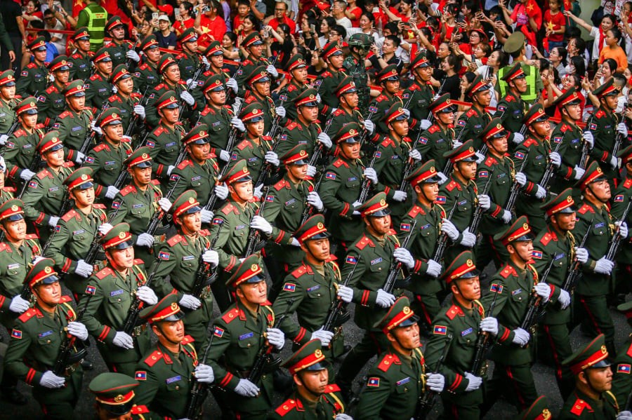 Khối Quân đội Lào. (Ảnh: Dân Việt)