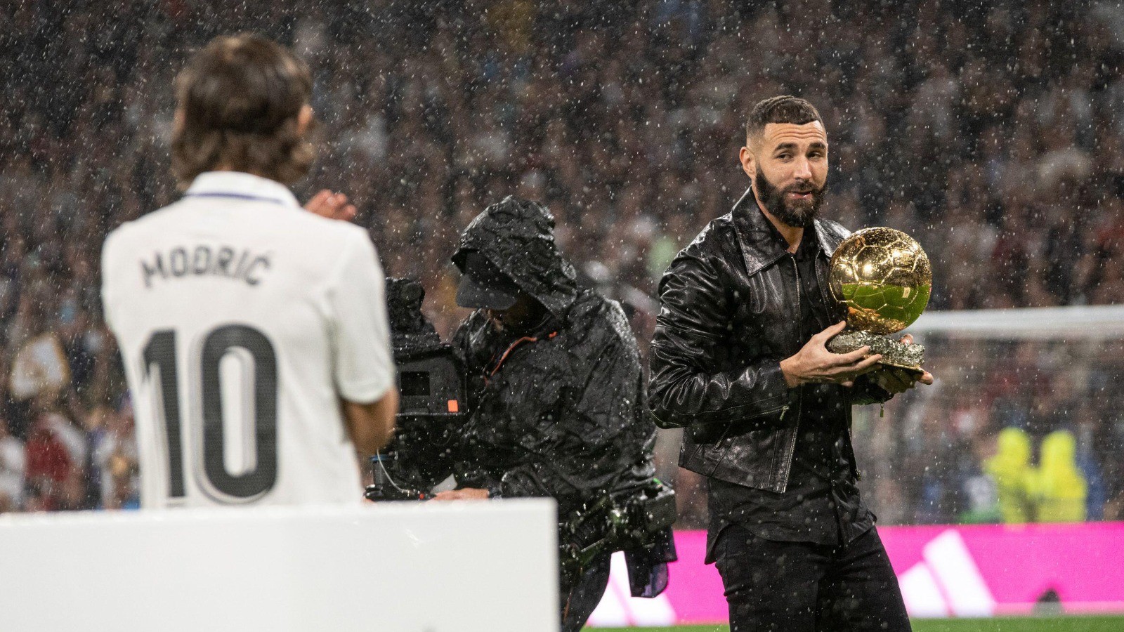 Trước đó, Modric và Benzema, hai chủ nhân quả bóng vàng đều thuộc thế hệ 8x