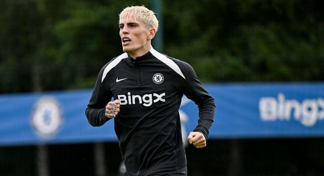 Garnacho tập luyện.