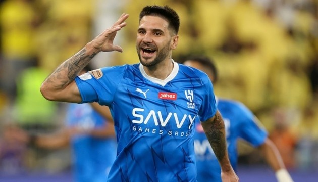Mitrovic được 2 CLB giàu có tranh giành.