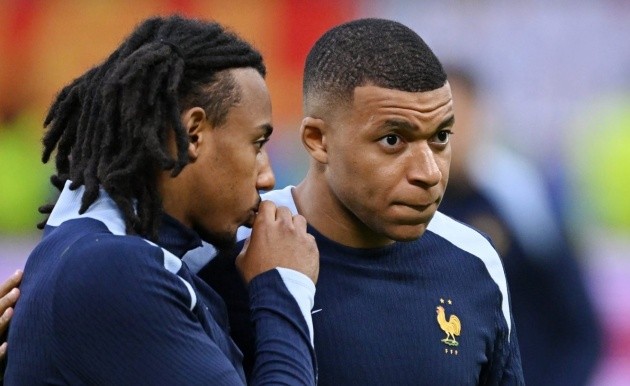 Kounde dành nhiều lời khen cho Mbappe.