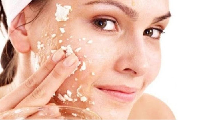 Cám gạo chứa nhiều vitamin A, B1, E cùng các khoáng chất cần thiết giúp nuôi dưỡng và tái tạo tế bào da.