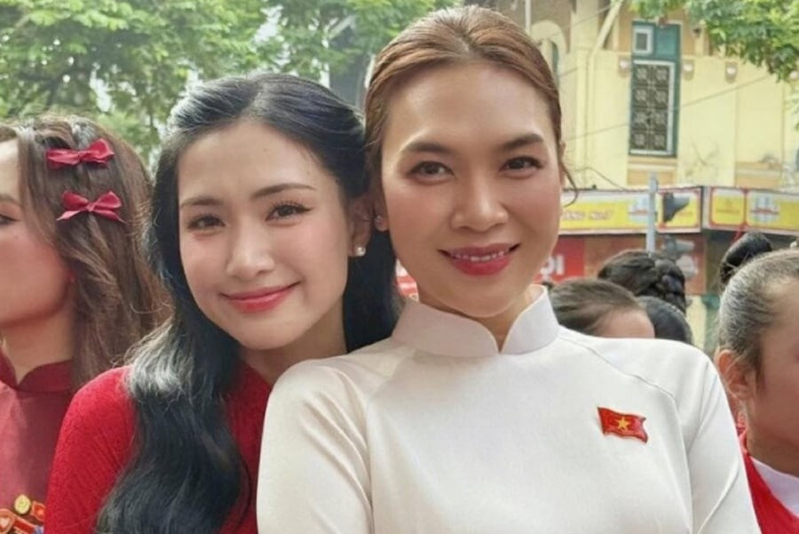 Hòa Minzy hội ngộ Mỹ Tâm sau ồn ào bị so sánh, phản ứng của đàn chị gây chú ý