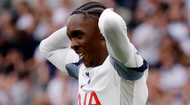 Mathys Tel bị loại khỏi danh sách dự Champions League của Tottenham.