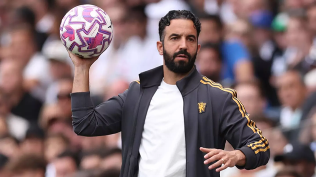 HLV Amorim gặp nhiều áp lực vì thành tích đầu mùa không như ý của Man Utd.