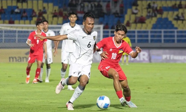 Indonesia bị cầm hoà trên sân nhà