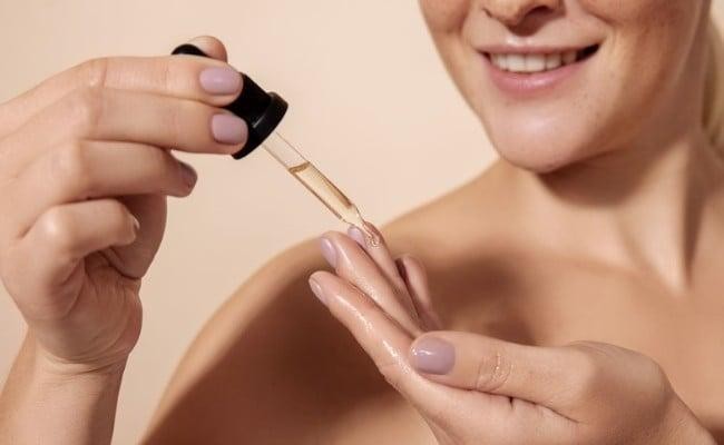 Nếu kết hợp cùng các thành phần hỗ trợ như peptide hay niacinamide, hiệu quả tái tạo sẽ mạnh mẽ hơn