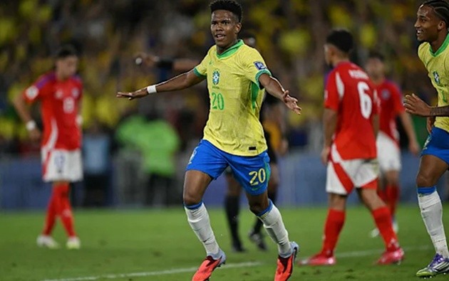 Estevao ghi bàn đầu tiên cho tuyển Brazil