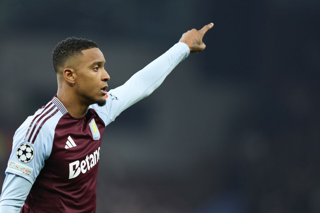 Ezri Konsa cho rằng những quy tắc tài chính đã tác động lớn tới Aston Villa.
