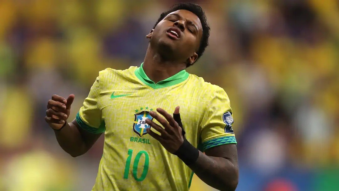  Rodrygo không được lên tuyển tháng này.
