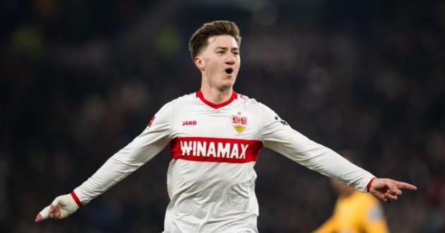Stiller được liên hệ tới cả MU lẫn Real Madrid thời gian qua.