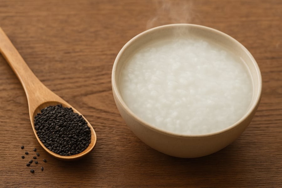 Chỉ 1–2 thìa vừng đen mỗi ngày, phụ nữ có thể trẻ lâu, xương chắc, da đẹp thấy rõ.