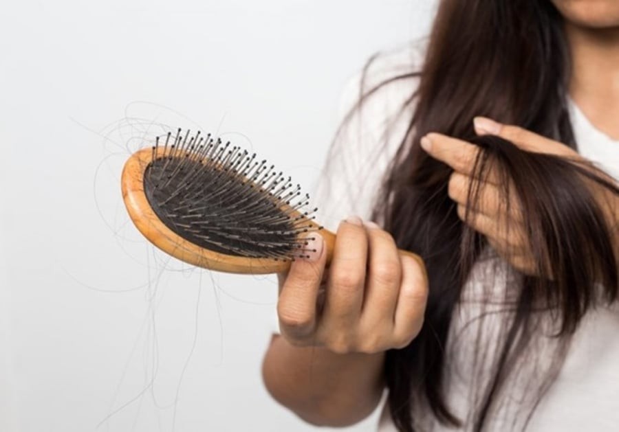 Hạnh nhân, óc chó, hạt điều hay hạt hướng dương đều là nguồn biotin dồi dào. 