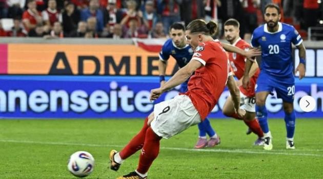 Marcel Sabitzer ghi bàn duy nhất của trận đấu.