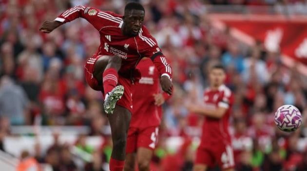 Konate đang được Real theo sát.
