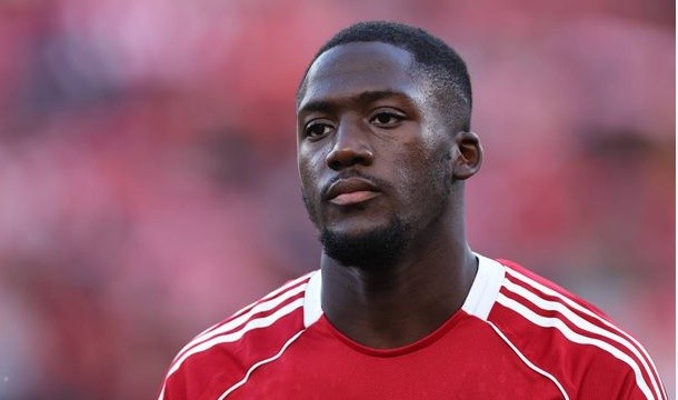 Konate vẫn chưa gia hạn với Liverpool.