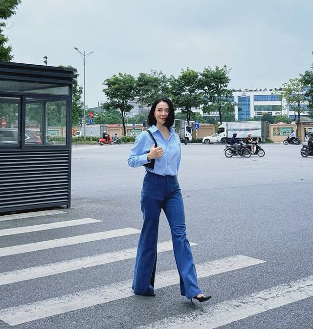 Để tổng thể thêm phần chỉn chu, Hồng Diễm sơ vin gọn gàng và kết hợp cùng giày cao gót mũi nhọn