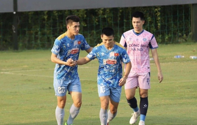 Tuyển Việt Nam đánh bại CAHN.