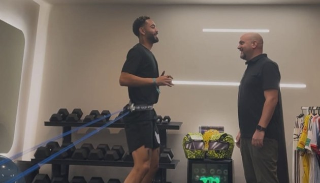 Matheus Cunha hồi phục tích cực trong phòng gym.