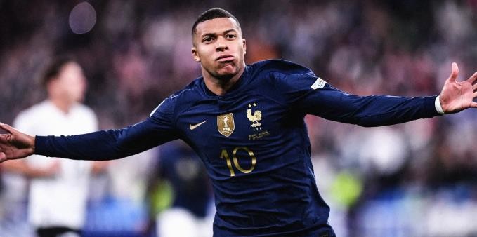 Mbappe đang hướng đến kỷ lục của Giroud.
