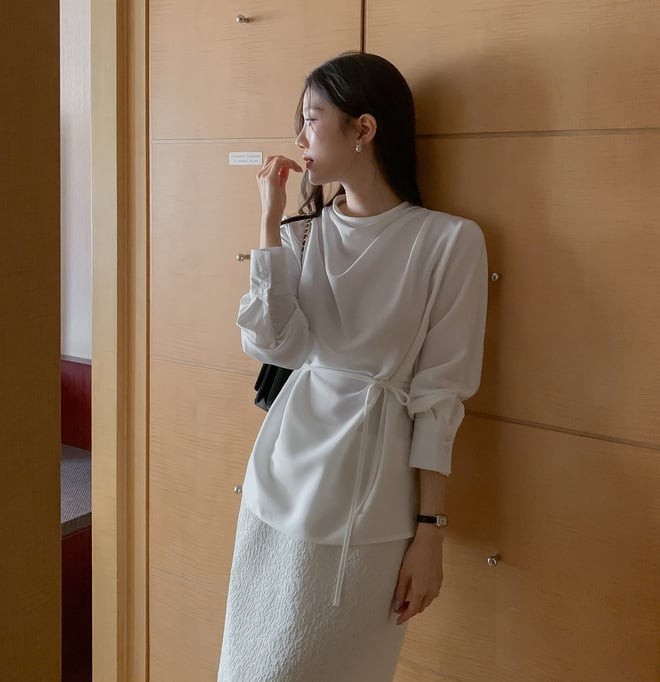 Để mặc blouse đẹp không đơn giản là chọn bất kỳ kiểu dáng nào