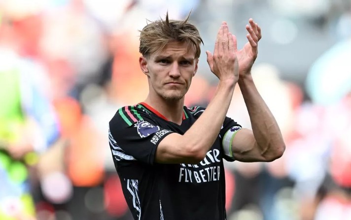 Martin Odegaard lên tiếng về việc cả Arsenal và tuyển Na Uy đều muốn anh thi đấu dù gặp phải vấn đề chấn thương.