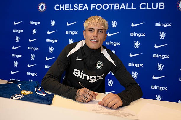 Garnacho giờ đã chuyển sang khoác áo Chelsea.
