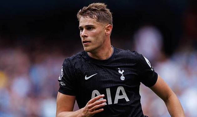 Micky van de Ven nằm trong tầm ngắm của Real Madrid.