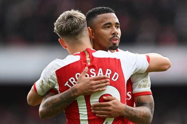 Arsenal có thể chia tay Gabriel Jesus và Leandro Trossard.