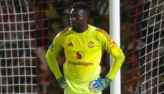 Andre Onana tiếp tục mắc sai lầm.
