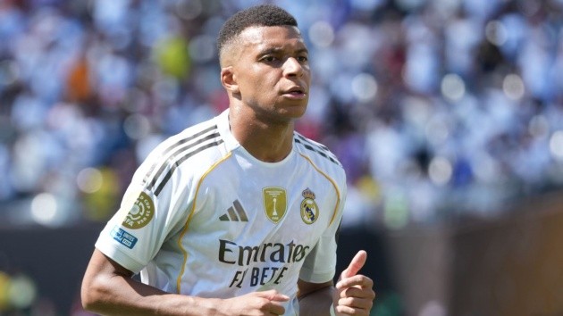 CĐV bị bắt vì phân biệt chủng tộc Mbappe.