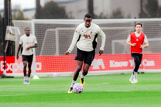 Khi nào thì Liverpool bắt đầu sử dụng Isak?