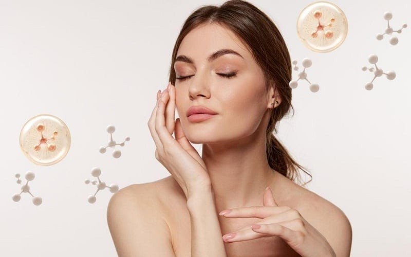 Việc nuôi dưỡng da từ bên ngoài giúp củng cố hàng rào bảo vệ, hạn chế tình trạng khô sần