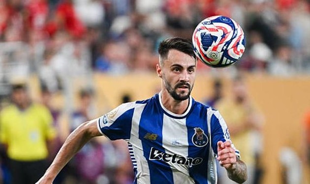 Fabio Vieira rời Arsenal ở kỳ chuyển nhượng mùa hè năm nay.