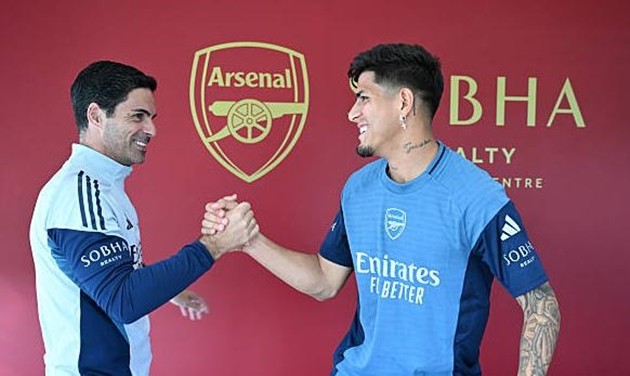 Piero Hincapie mang theo kỳ vọng lớn tới Arsenal.