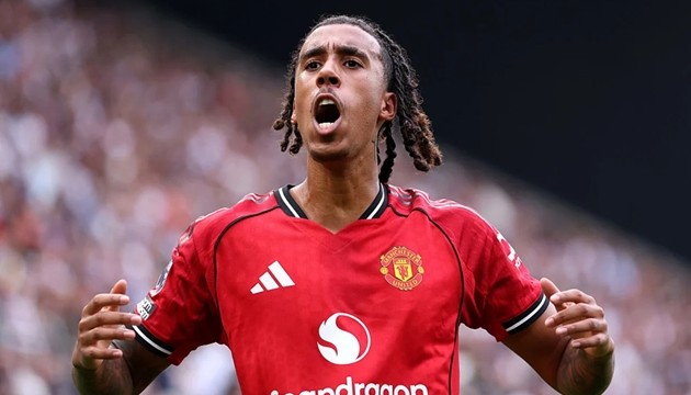 Leny Yoro được đánh giá là tương lai hàng thủ Man United.