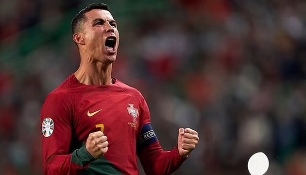 Cristiano Ronaldo chưa dừng lại việc phá thêm những kỷ lục làng túc cầu.