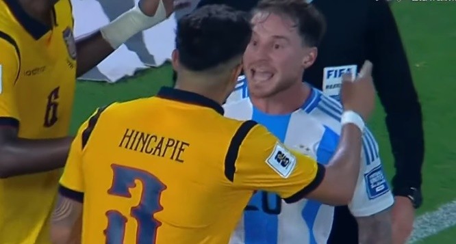 Căng thẳng đã xuất hiện trong cuộc chạm trán giữa Argentina và Ecuador.