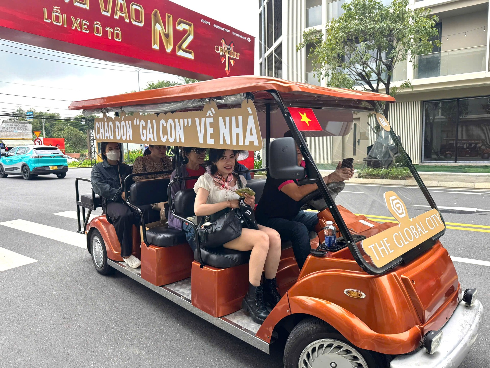 The Global City mang đến nhiều lựa chọn di chuyển tiện lợi dễ dàng, từ những tuyến metro, đến những chuyến xe buýt điện miễn phí do Masterise Homes đầu tư, kết nối thẳng từ trung tâm thành phố.