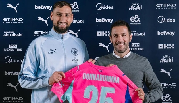 Gianluigi Donnarumma chính thức chuyển tới Manchester City hè này.