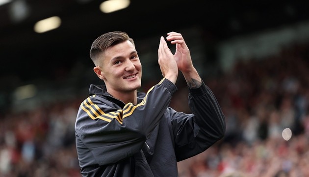 Sesko cần đá chính trước Man City.