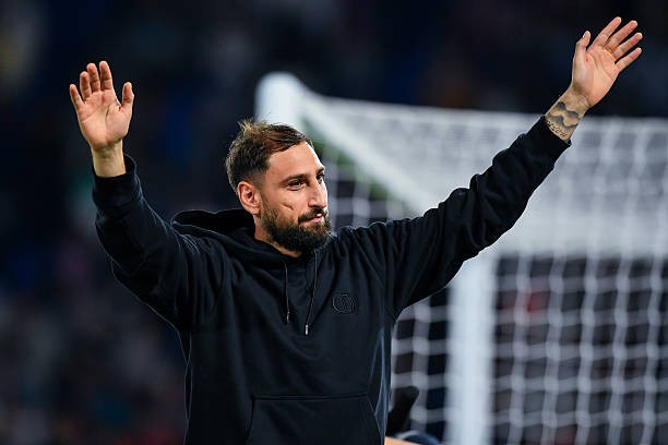 Donnarumma đã chính thức cập bến Man City. 