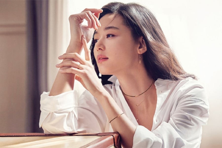 Tẩy da chết là bước không thể thiếu, nhưng người Hàn không bao giờ làm quá tay. 